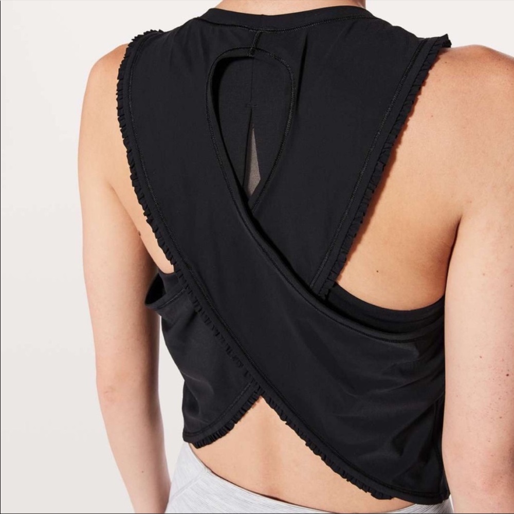 NWT Lululemon Fast as Light Tank SE Frilled. Black. Size 10 - Picture 3 of 7
